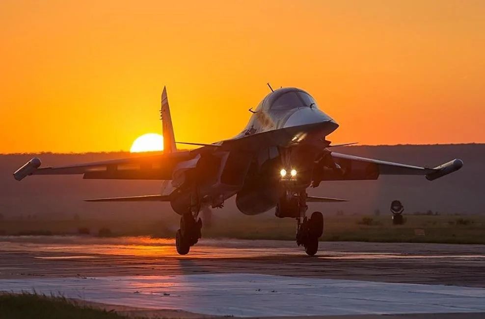 西方情报称俄正在乌克兰边境集结飞机 美防长回应