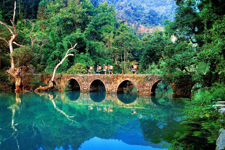 看水到荔波丨望瀑赏景、泛舟漂流、踩瀑踏浪！来荔波解锁多种玩水新方式！