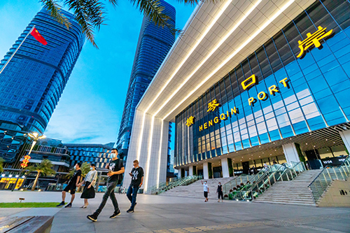 車輛“合作查驗一次放行” 澳機場乘客通關享便利 橫琴口岸試推“常旅客 ”計劃便人車跨境流動