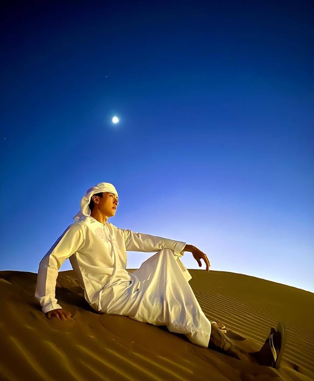 吴尊一家阿布扎比度假！林丽吟美如王妃，NeiNei傲视杨紫 