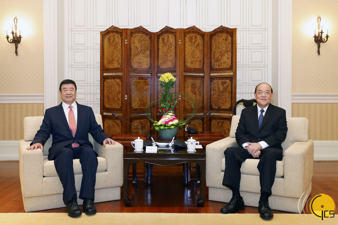 行政長官賀一誠會見澳門科技大學一行