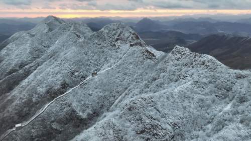 长城雪景如画