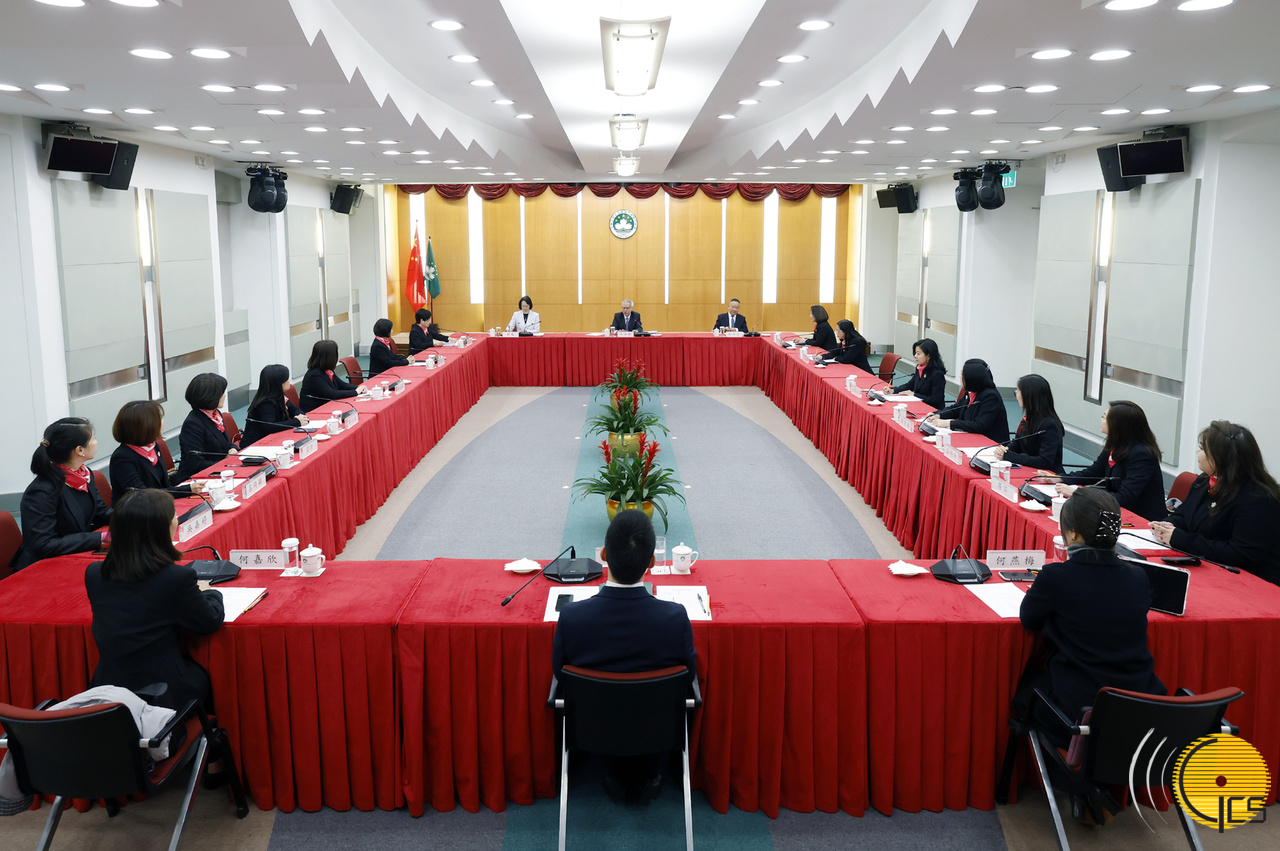 行政長官岑浩輝就制定本年度施政報告聽取婦聯意見