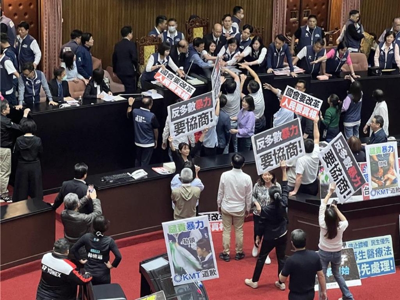 “國會”亂鬥“7藍委遭以傷害罪起訴”，國民黨團：惡人先告狀