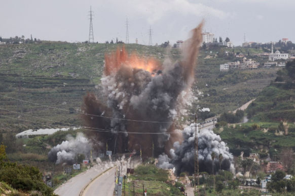 以色列兩度空襲黎巴嫩南部橋樑，多地停電設施受損，總統：以軍地面入侵前兆
