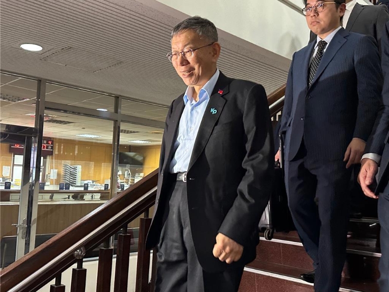 柯文哲遭重判喊絕不會屈服，小草灌爆賴清德臉書