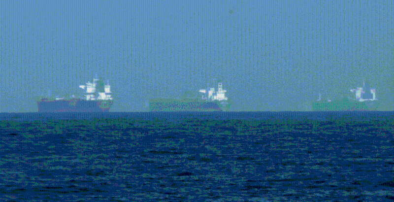 伊朗革命衛隊據報突關閉霍峽，2中國貨輪罕見被逼掉頭