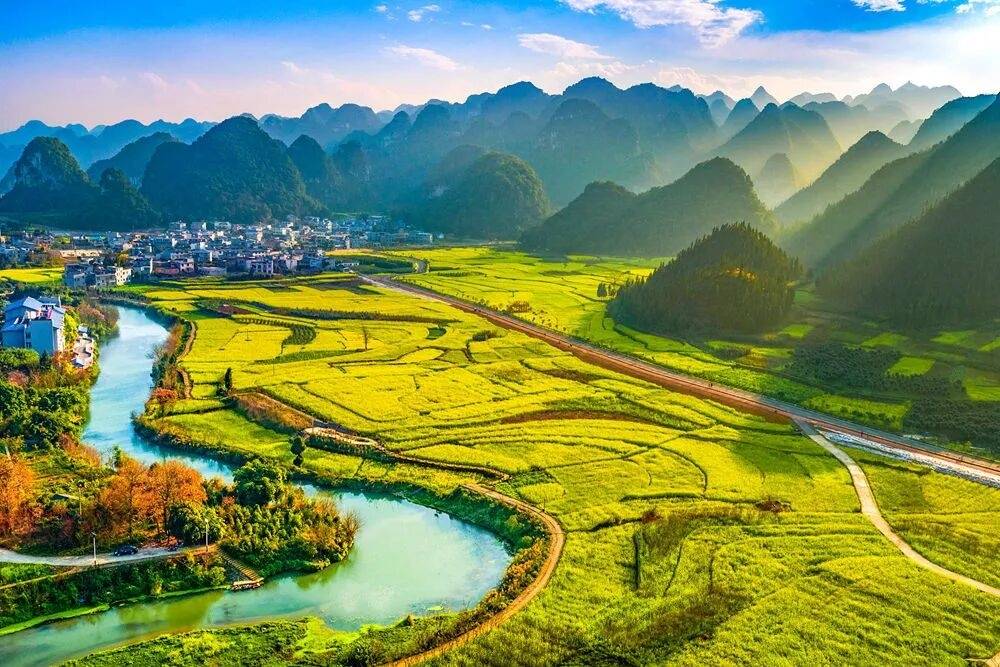 黔西南：构建“1+1+2”现代旅游体系 绘就景城融合振兴画卷 